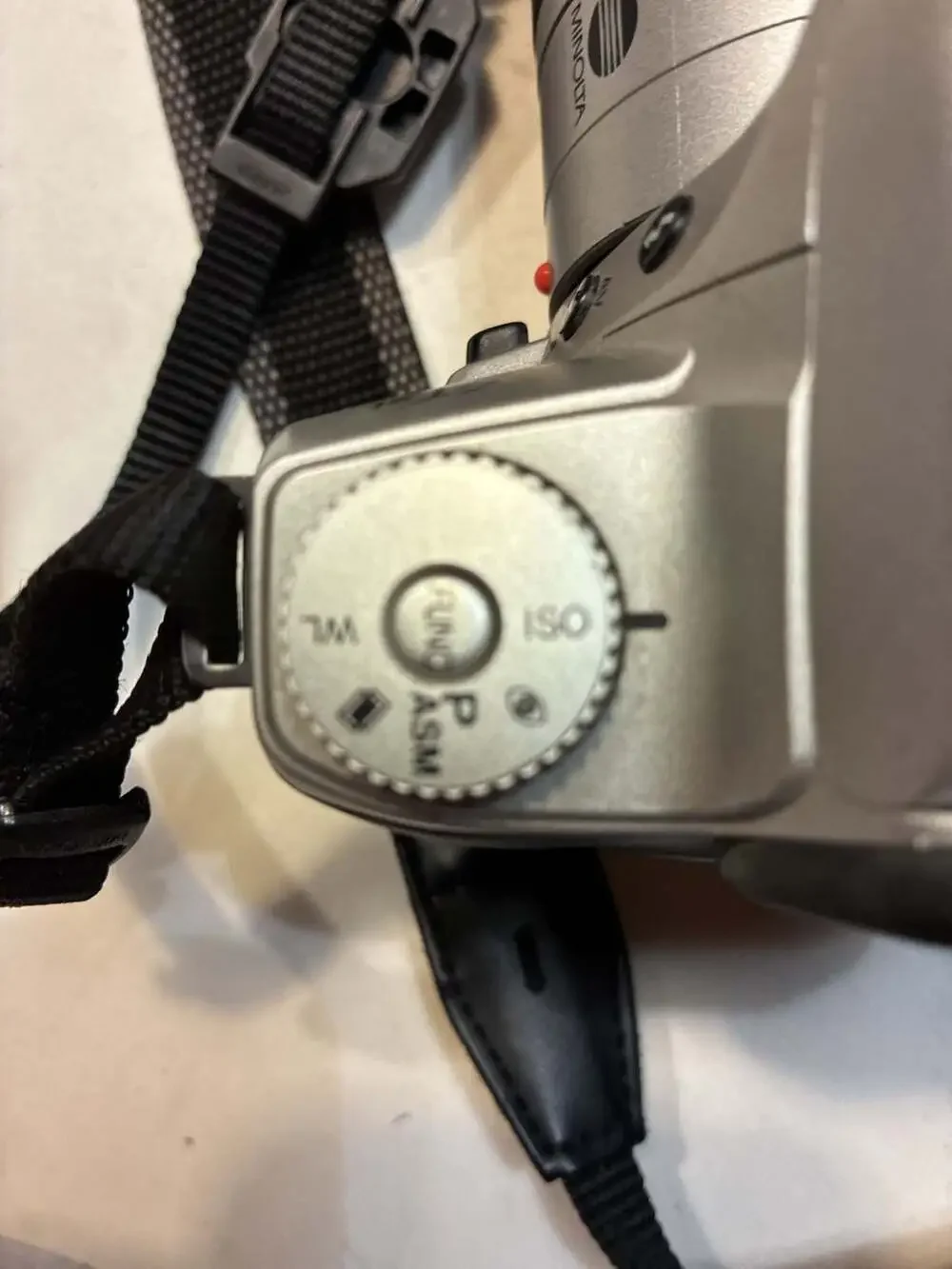 minolta qtsi maxxum 35mm Film Camera W 35-80 AF Lens Works Good